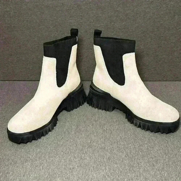 Nurture NWT Denali Waterproof Lug Sole Heeled Platform Chelsea Boot Women Size 8 - Picture 3 of 12